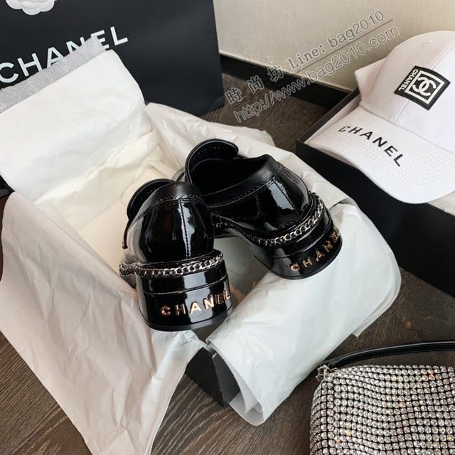 Chanel女鞋 香奈兒英倫學院風牛津鞋 鞋後跟的logo和皮穿鏈  naq1229